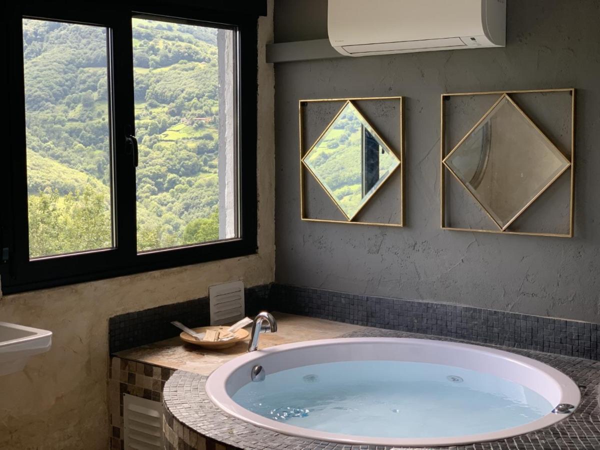 La Aldea Sonada Hotel Oviedo Eksteriør billede